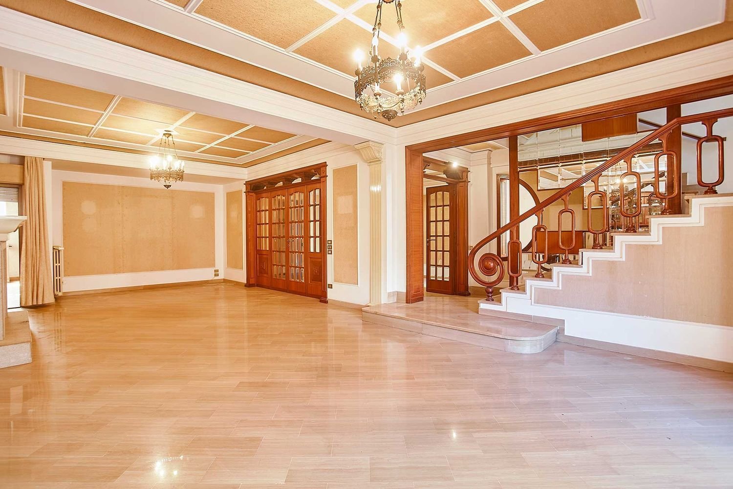 240m² Building in Marsala, Italy No. 131629