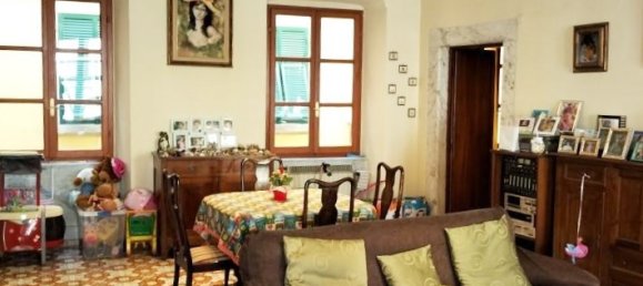 3 bedrooms Apartment in Carrara, Italy No. 192975 2