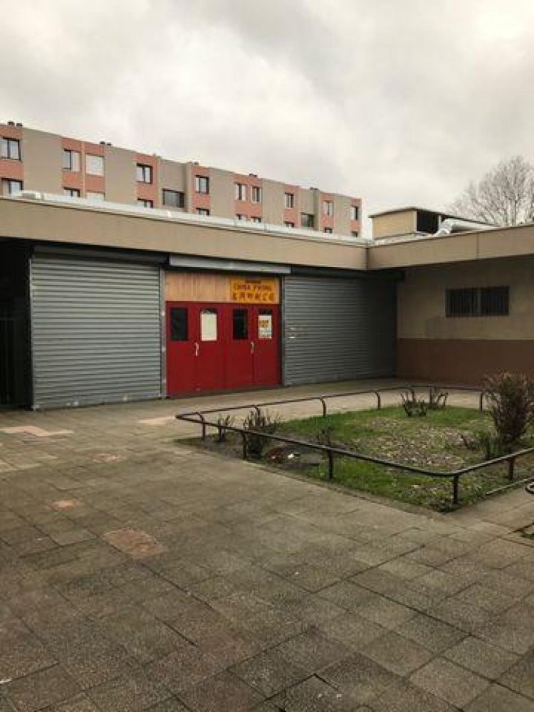 Oficina en Stains, France 590 m² No. 21277