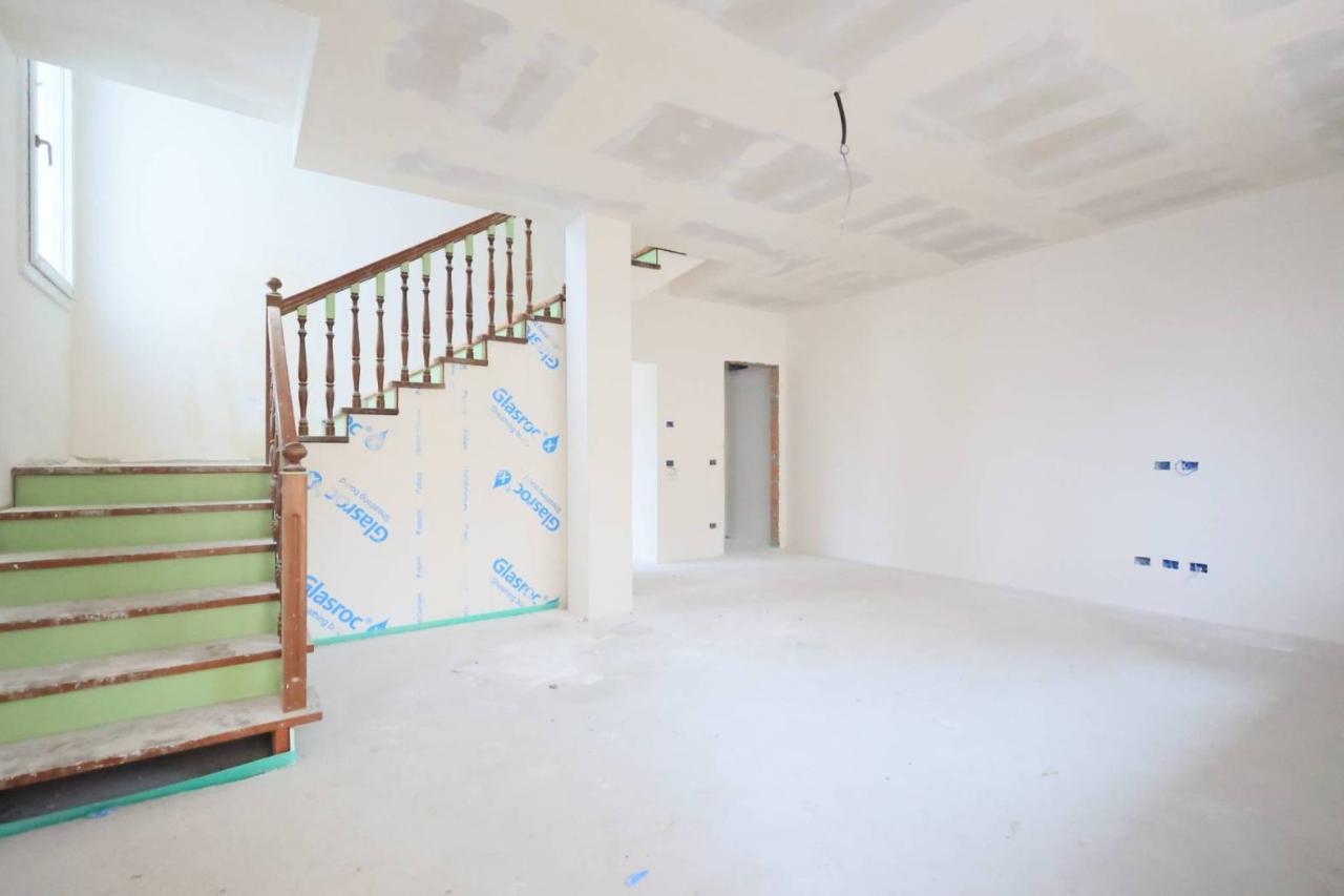 5 rooms House in Rimini, Italy No. 162727