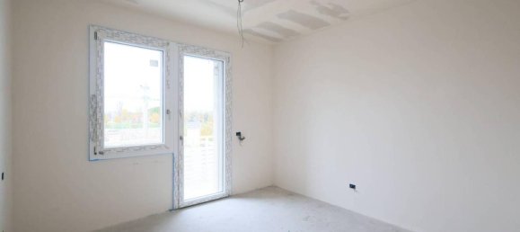 5 rooms House in Rimini, Italy No. 162727 9