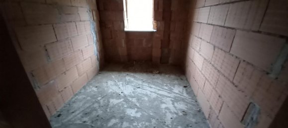 4 bedrooms Apartment in Altissimo, Italy No. 72302 12