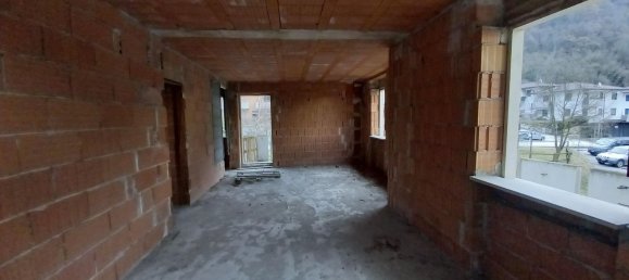 4 bedrooms Apartment in Altissimo, Italy No. 72302 14