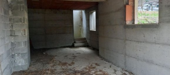 4 bedrooms Apartment in Altissimo, Italy No. 72302 16