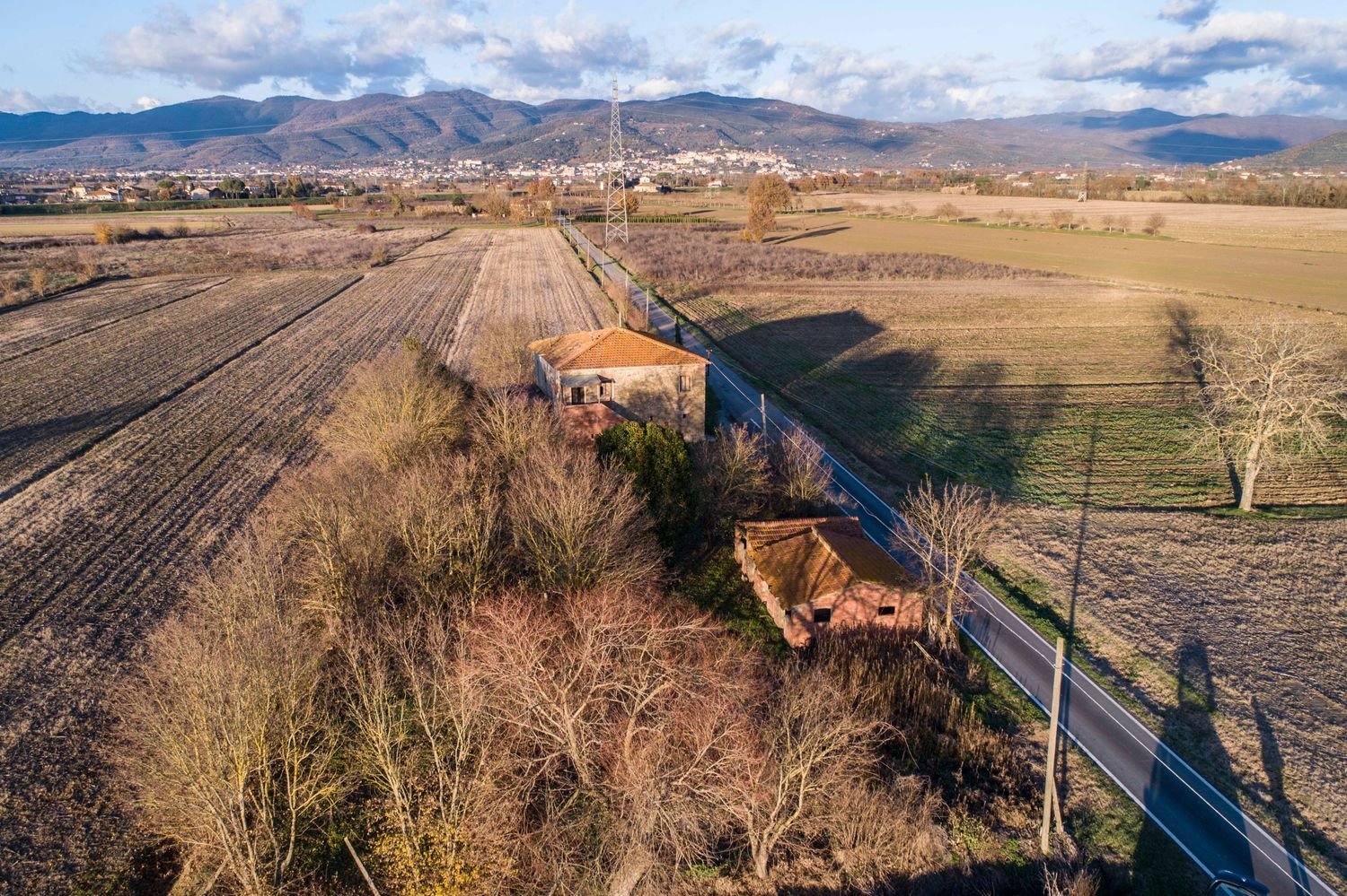 8-salle Entrepôt à Castiglion Fiorentino, Italy No. 125210