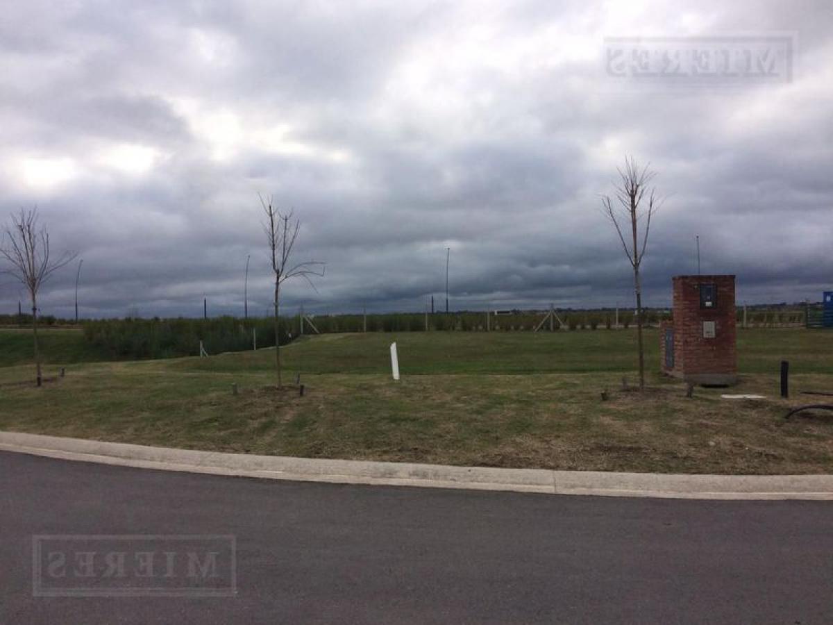  Land in Escobar, Argentina No. 114458