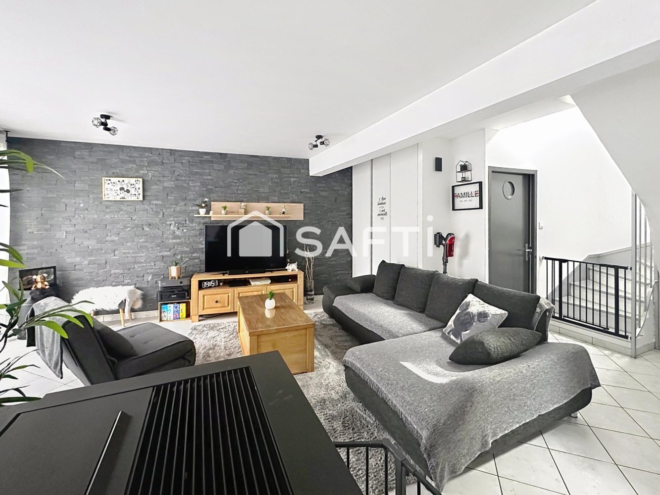 2 bedrooms House in Bethoncourt, France No. 199898