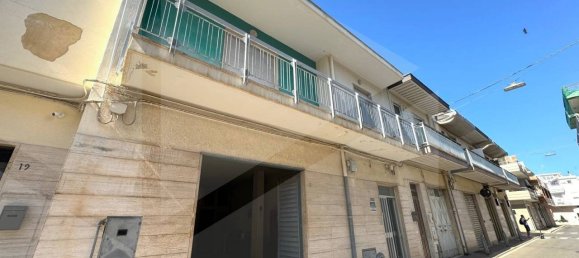 Imóvel comercial de 4 divisões em Noicattaro, Italy N.º 28447 2