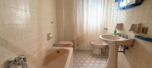 Imóvel comercial de 4 divisões em Noicattaro, Italy N.º 28447 20