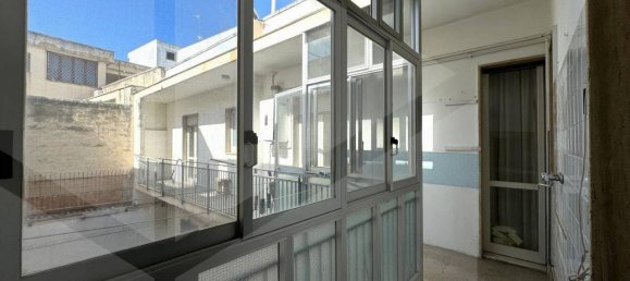 Imóvel comercial de 4 divisões em Noicattaro, Italy N.º 28447 11