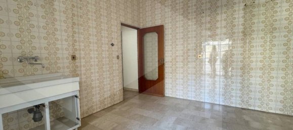 Imóvel comercial de 4 divisões em Noicattaro, Italy N.º 28447 9