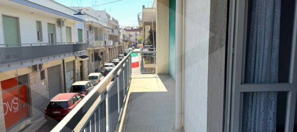 Imóvel comercial de 4 divisões em Noicattaro, Italy N.º 28447 21