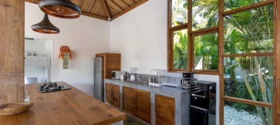 4 bedrooms Villa in Seminyak, Indonesia No. 3230 14