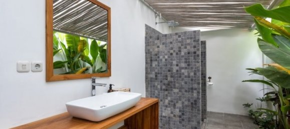 4 bedrooms Villa in Seminyak, Indonesia No. 3230 27