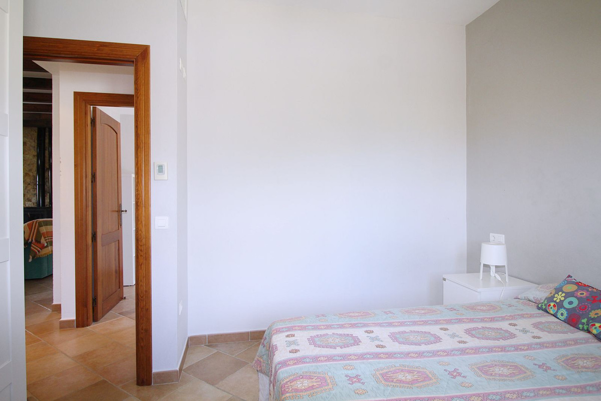 5 bedrooms House in Coin, Spain No. 125787