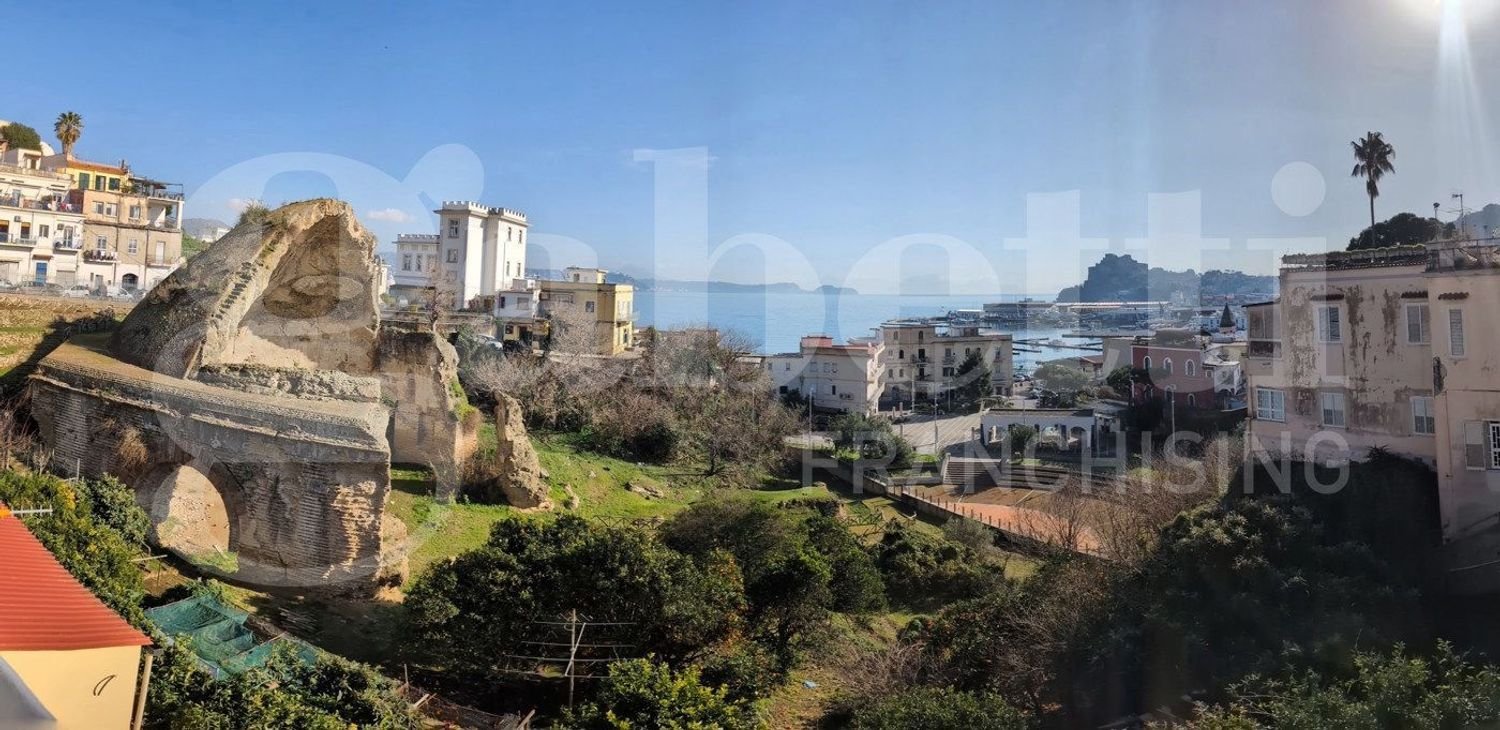 5 Schlafzimmer Haus in Bacoli, Italy, Nr. 376476