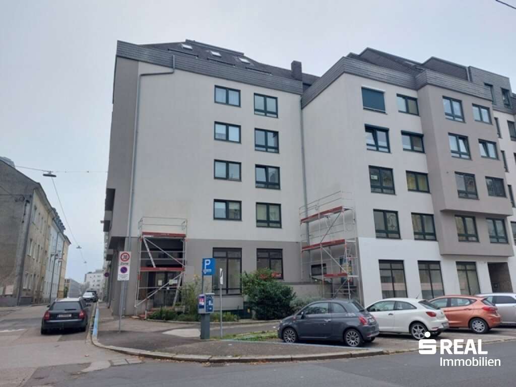 174m² Office in Linz, Austria No. 125468