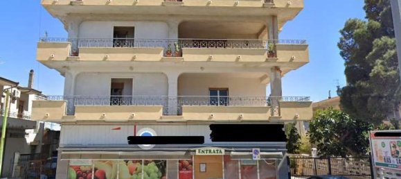 8 rooms Apartment in Crucoli, Italy No. 183014 16