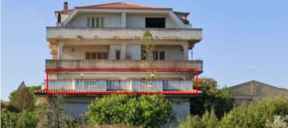 8 rooms Apartment in Crucoli, Italy No. 183014 3