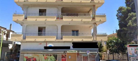 8 rooms Apartment in Crucoli, Italy No. 183014 8