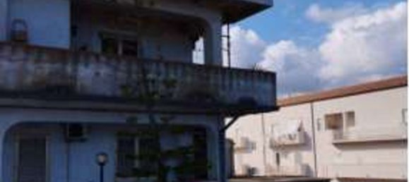 8 rooms Apartment in Crucoli, Italy No. 183014 13