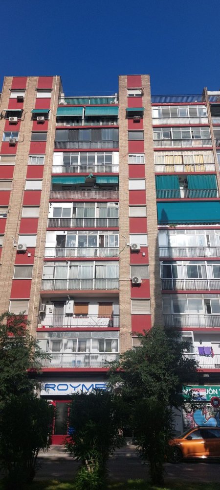 Квартира с 3 спальнями в Сарагоса, Испания № 146327