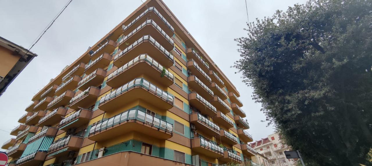 4-salle Appartement à Eboli, Italy No. 112993
