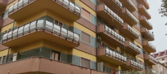 4-salle Appartement à Eboli, Italy No. 112993 17