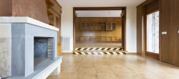 4 Schlafzimmer Haus in Sant Climent Sescebes, Spain, Nr. 185027 11