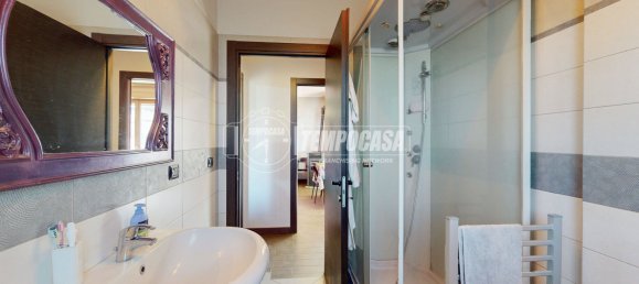 Apartamento de 5 dormitorios en Bruino, Italy No. 15362 27
