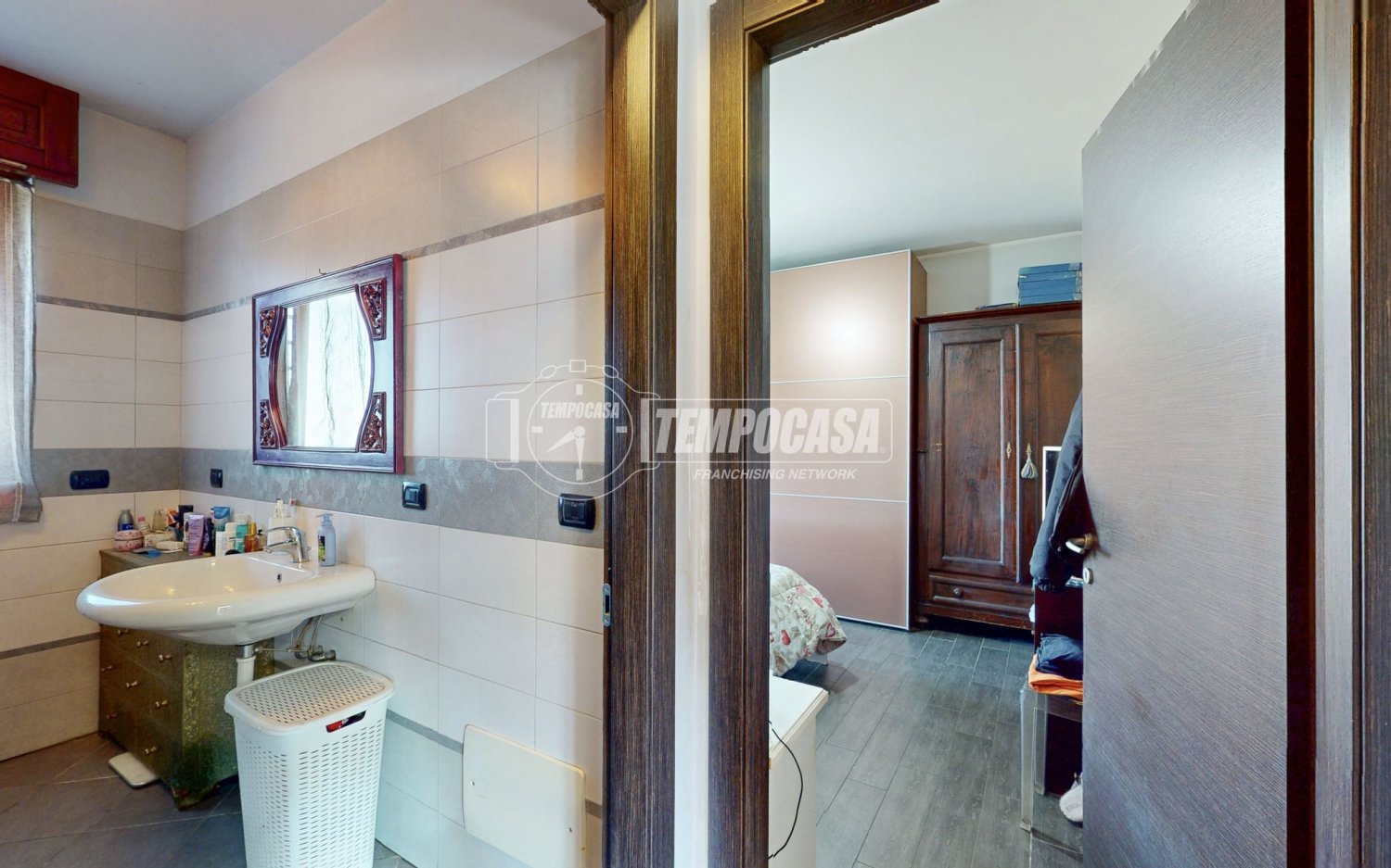 Apartamento de 5 dormitorios en Bruino, Italy No. 15362