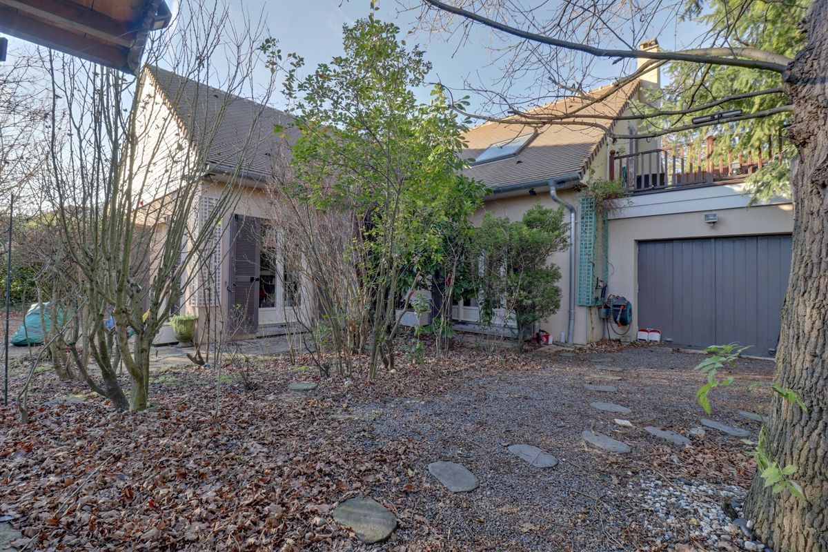 4 bedrooms House in Vernouillet, France No. 166697