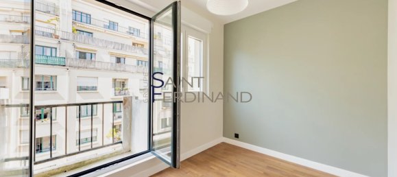 2 bedrooms Apartment in Paris, France No. 297994 3