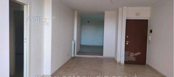 2 chambres Appartement à Città Sant'Angelo, Italy No. 271286 5