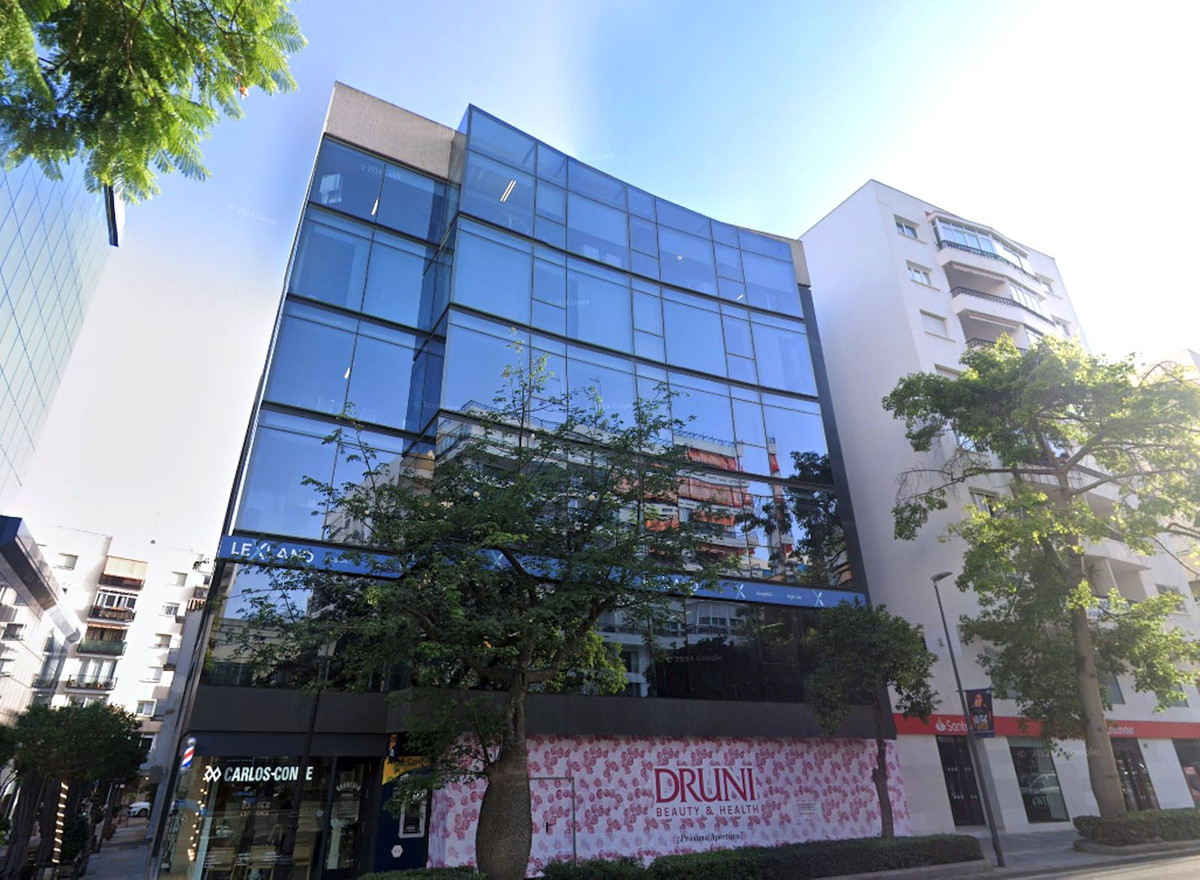 1 bedroom Office in Marbella, Spain No. 273486