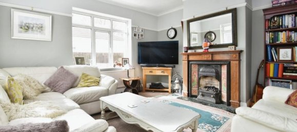 3 bedrooms Bungalow in Knaresborough, United Kingdom No. 2281 2