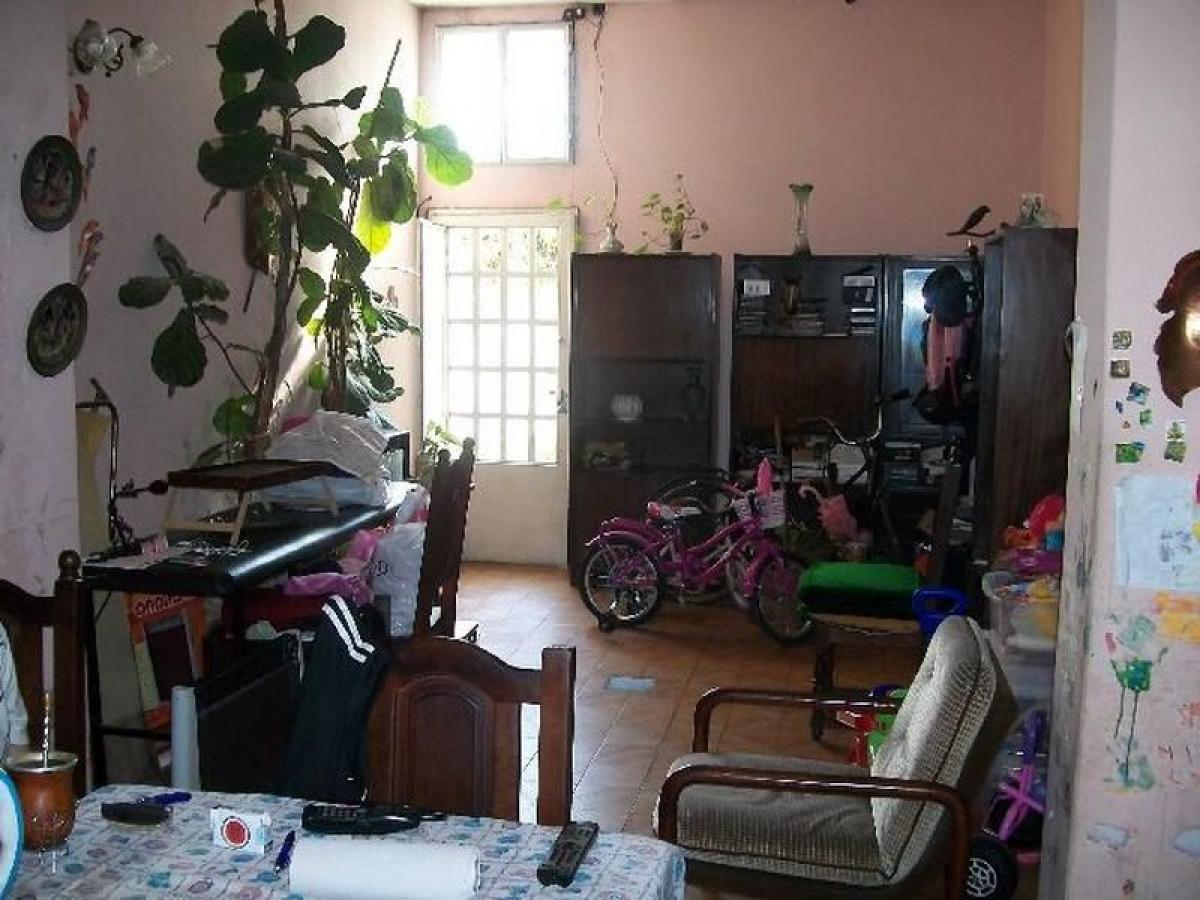Apartamento de 3 dormitorios en Buenos Aires, Argentina No. 85149