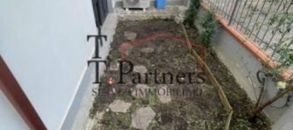 3 rooms Apartment in Campi Bisenzio, Italy No. 40330 40