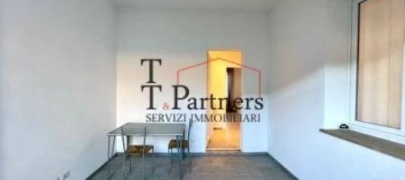 3 rooms Apartment in Campi Bisenzio, Italy No. 40330 21