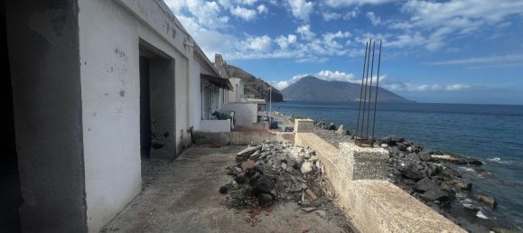 6 bedrooms House in Lipari, Italy No. 372483 5