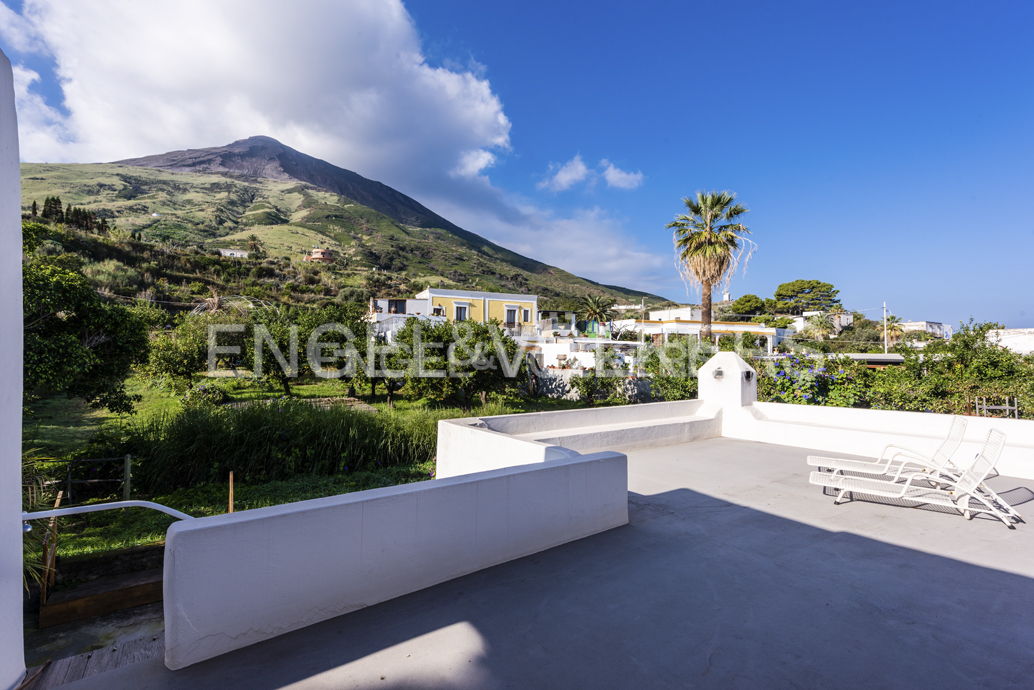 Hôtel à Lipari, Italy 310m² No. 127134