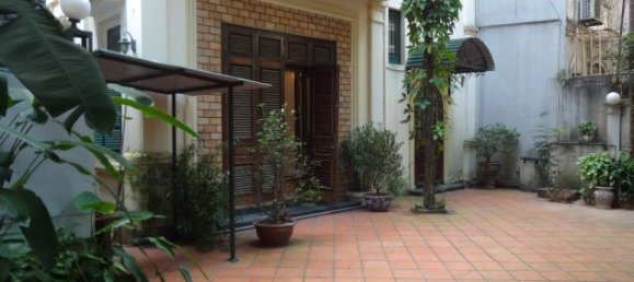 Casa de 3 dormitorios en Tay Ho, Vietnam No. 5090 2