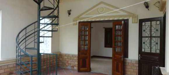 Casa de 3 dormitorios en Tay Ho, Vietnam No. 5090 21