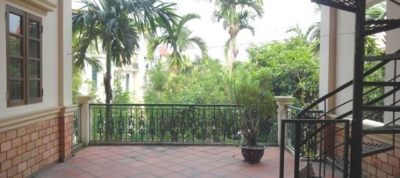 Casa de 3 dormitorios en Tay Ho, Vietnam No. 5090 22