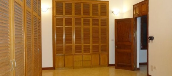 Casa de 3 dormitorios en Tay Ho, Vietnam No. 5090 15