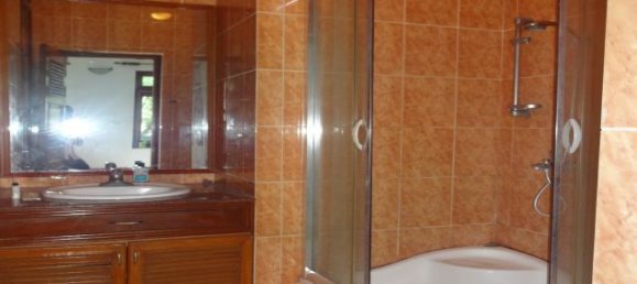 Casa de 3 dormitorios en Tay Ho, Vietnam No. 5090 13