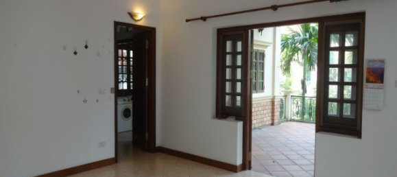 Casa de 3 dormitorios en Tay Ho, Vietnam No. 5090 20