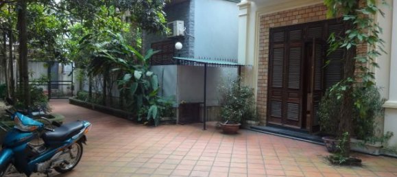 Casa de 3 dormitorios en Tay Ho, Vietnam No. 5090 3