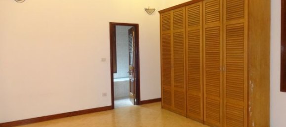 Casa de 3 dormitorios en Tay Ho, Vietnam No. 5090 16