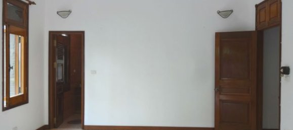 Casa de 3 dormitorios en Tay Ho, Vietnam No. 5090 12